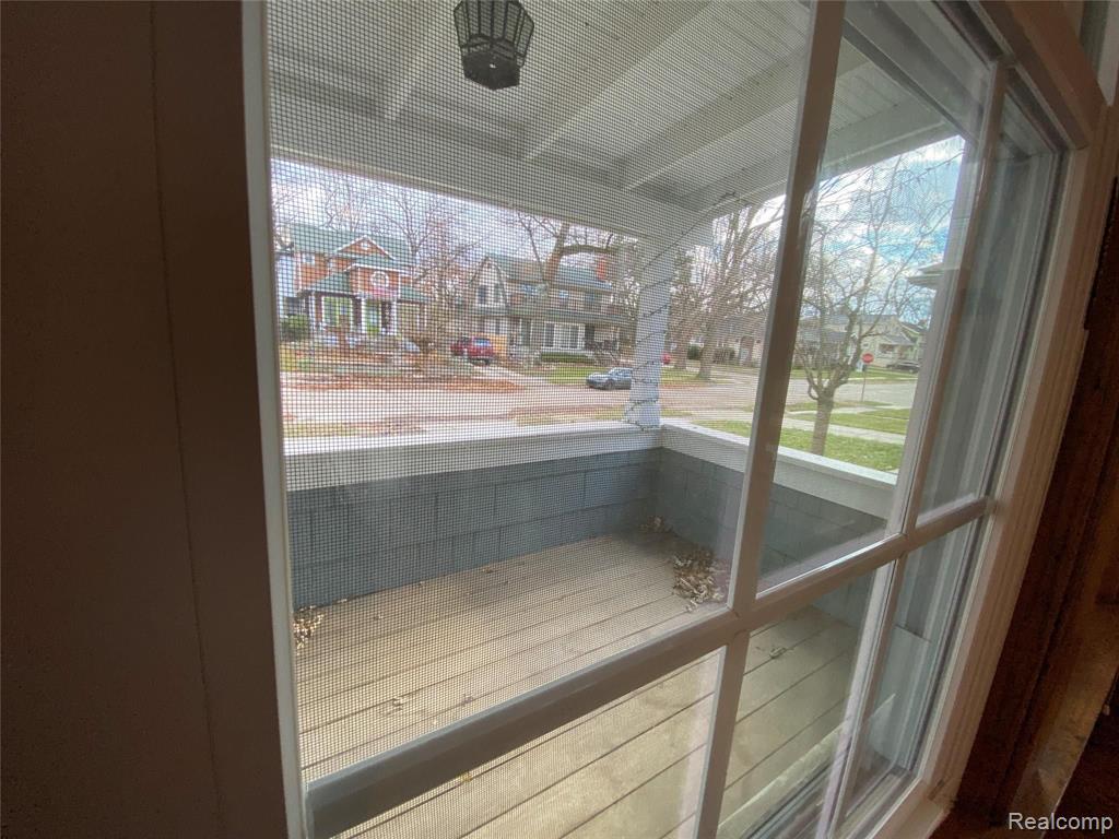 811 Hilldale Drive Property Photo 18