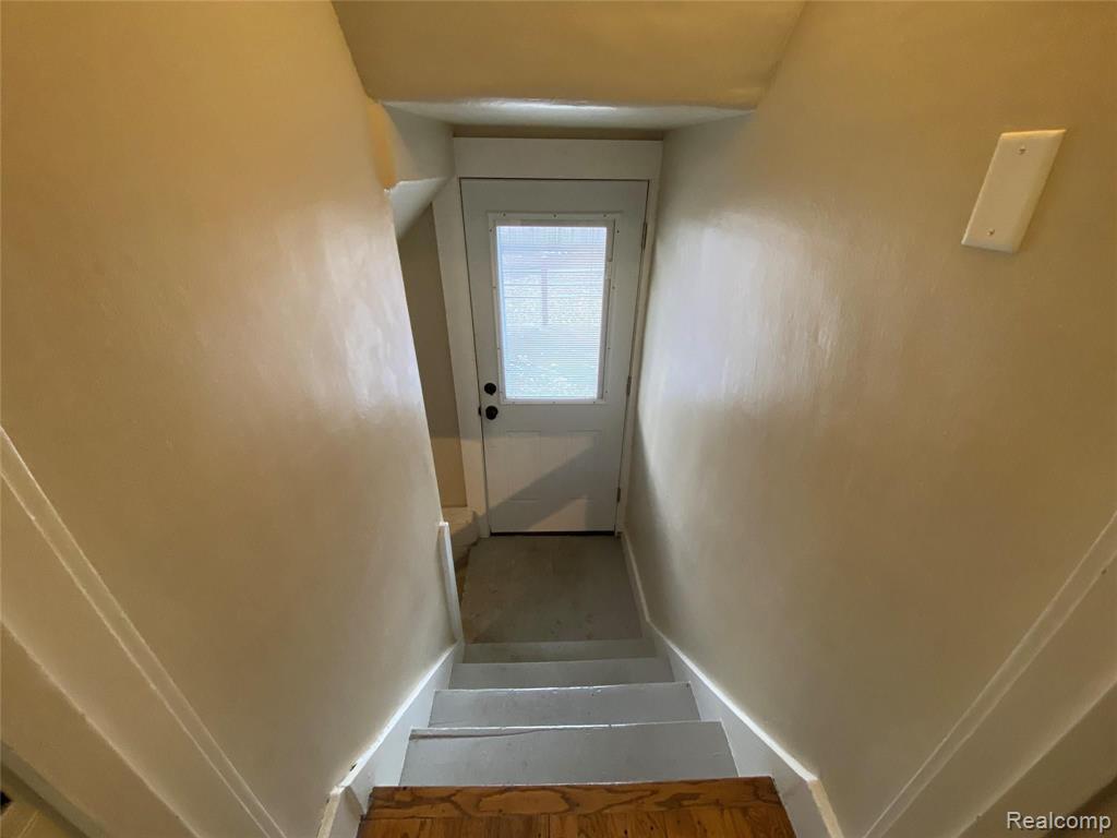 811 Hilldale Drive Property Photo 19
