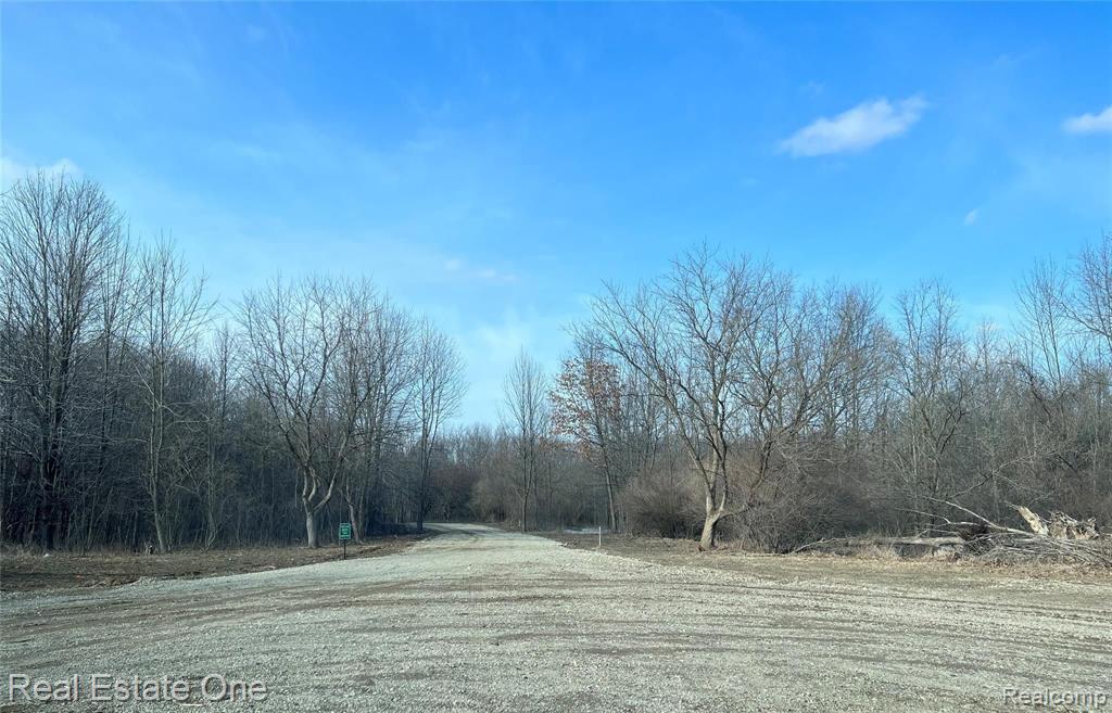 5700 Rolling Hills Drive Property Photo 2