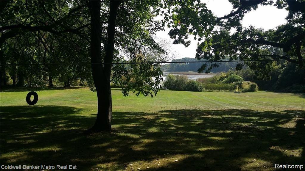 6741 Highland Road Property Photo 2