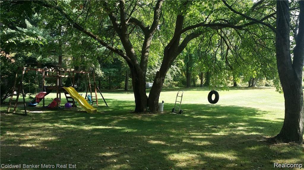 6741 Highland Road Property Photo 3