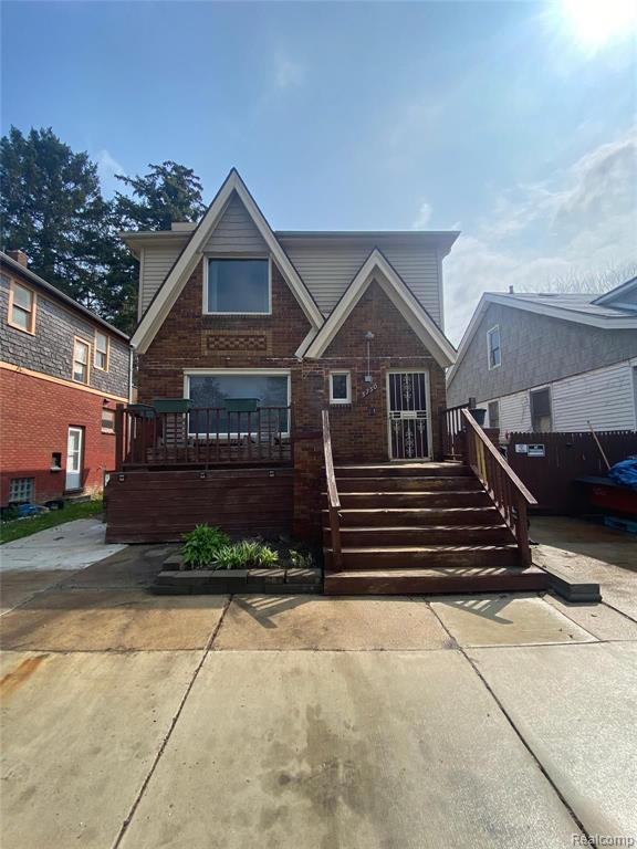 5750 Beaconsfield Street Property Photo 1