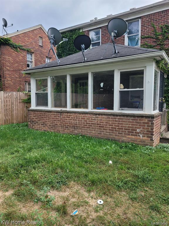 7266 W Outer Drive Property Photo 3