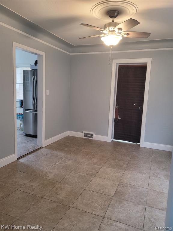 7266 W Outer Drive Property Photo 11