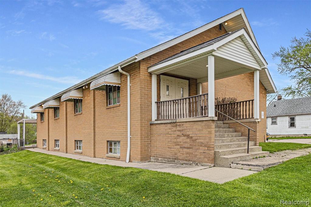 3918 Blackington Avenue Property Photo 1