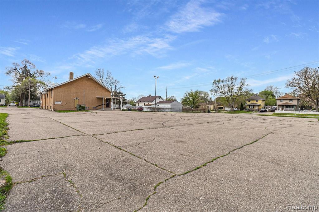 3918 Blackington Avenue Property Photo 21