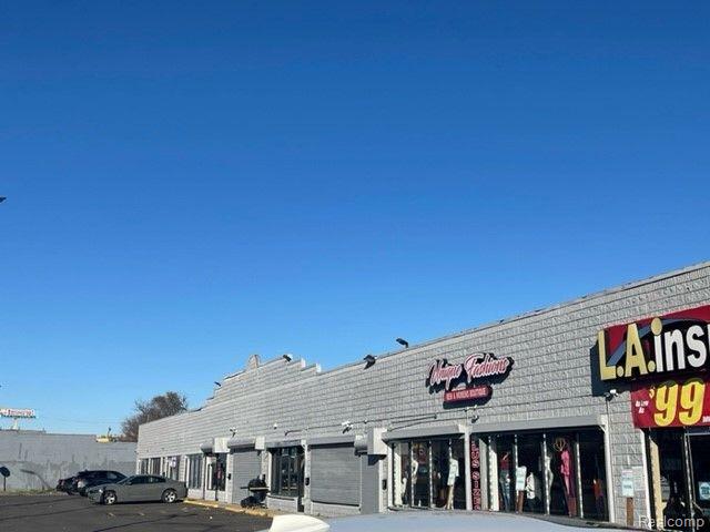 13000 Gratiot Avenue Property Photo 2