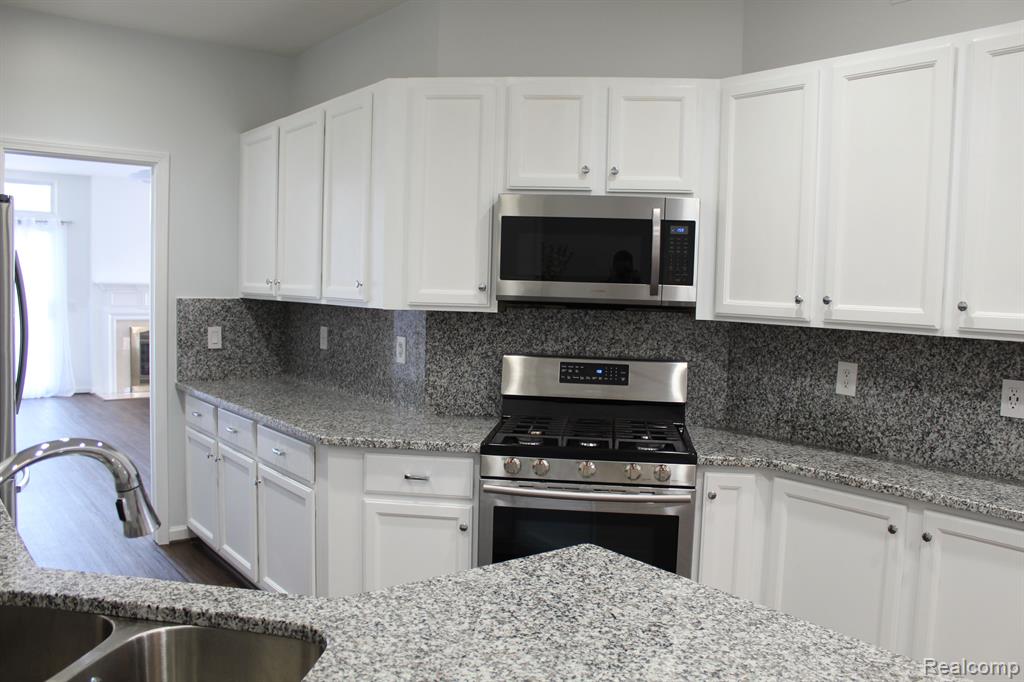 235 Windward Property Photo 2