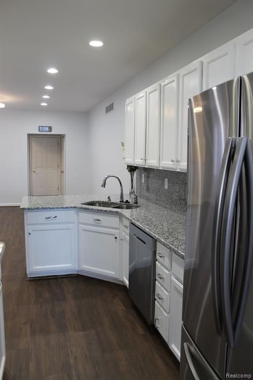 235 Windward Property Photo 5