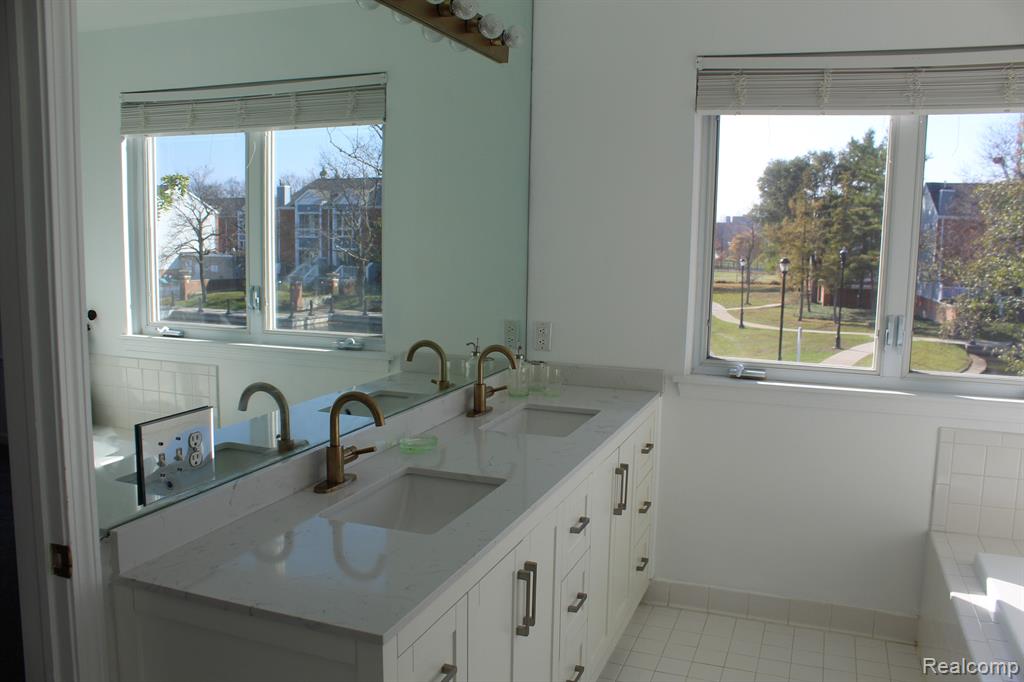 235 Windward Property Photo 20