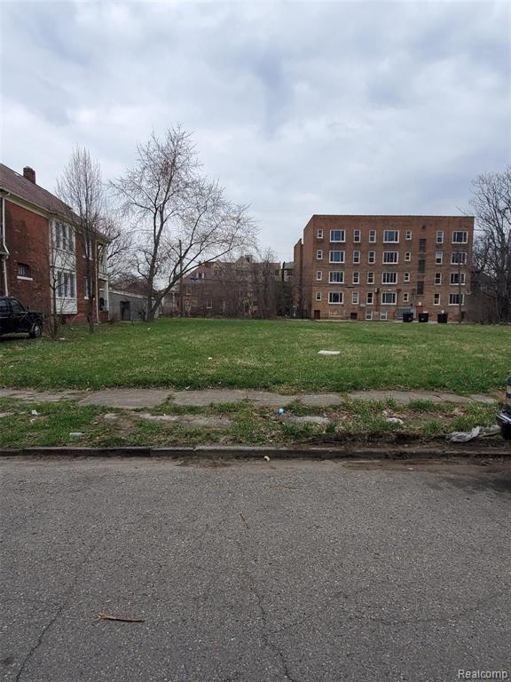 650 Gladstone Street Property Photo 4