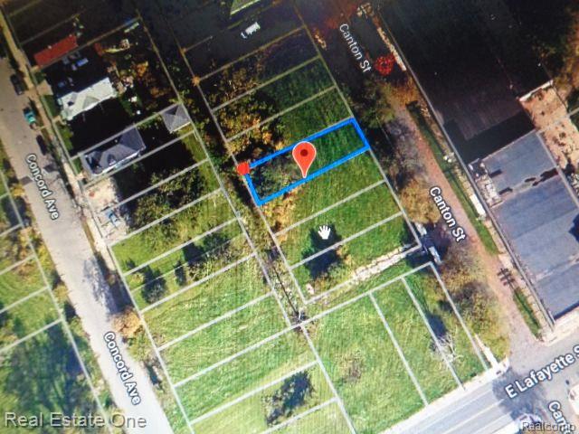 1043 Canton Street Property Photo 8
