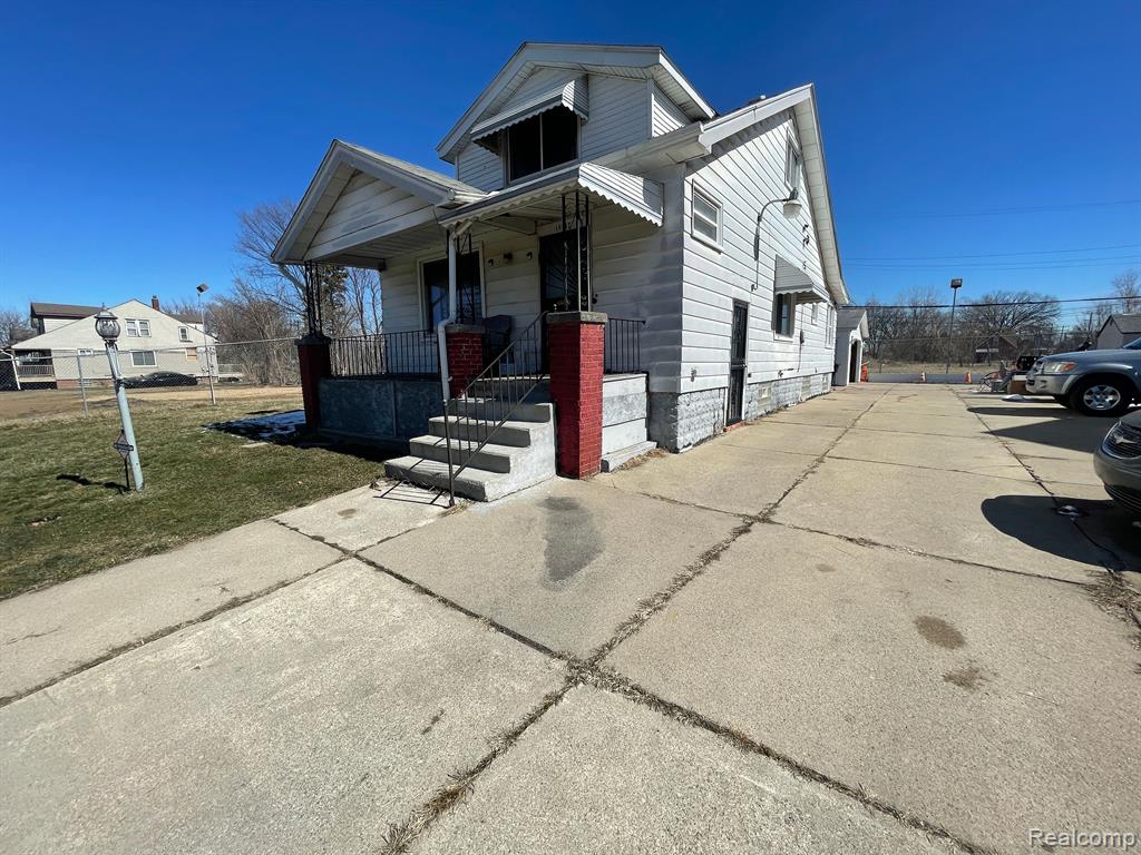 19312 Danbury Street Property Photo 1