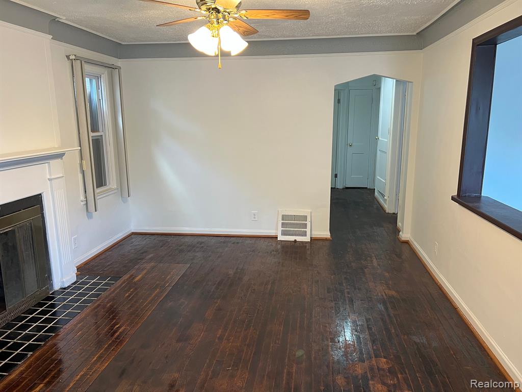 7627 Patton Street Property Photo 4
