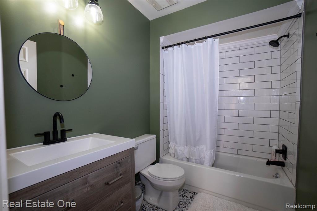 5206 Royal Vale Property Photo 8