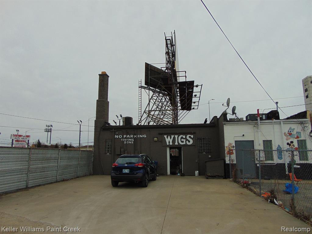 15390 Gratiot Avenue Property Photo 4