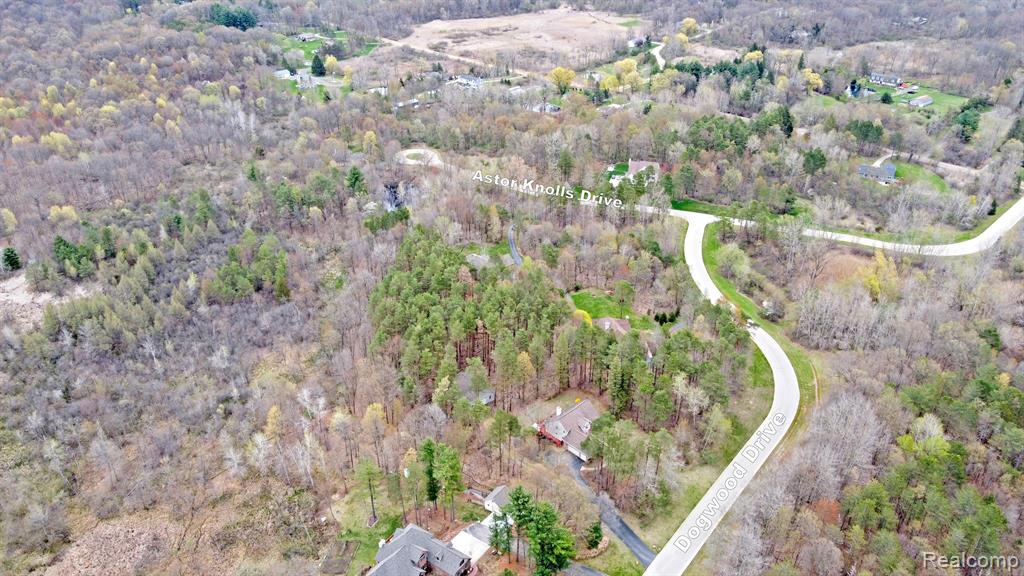 505 Bluebird Trail Property Photo 6