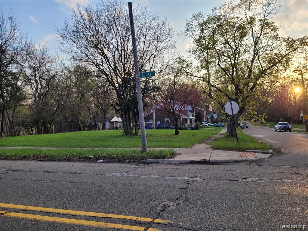 18435 Lahser Road Property Photo 1
