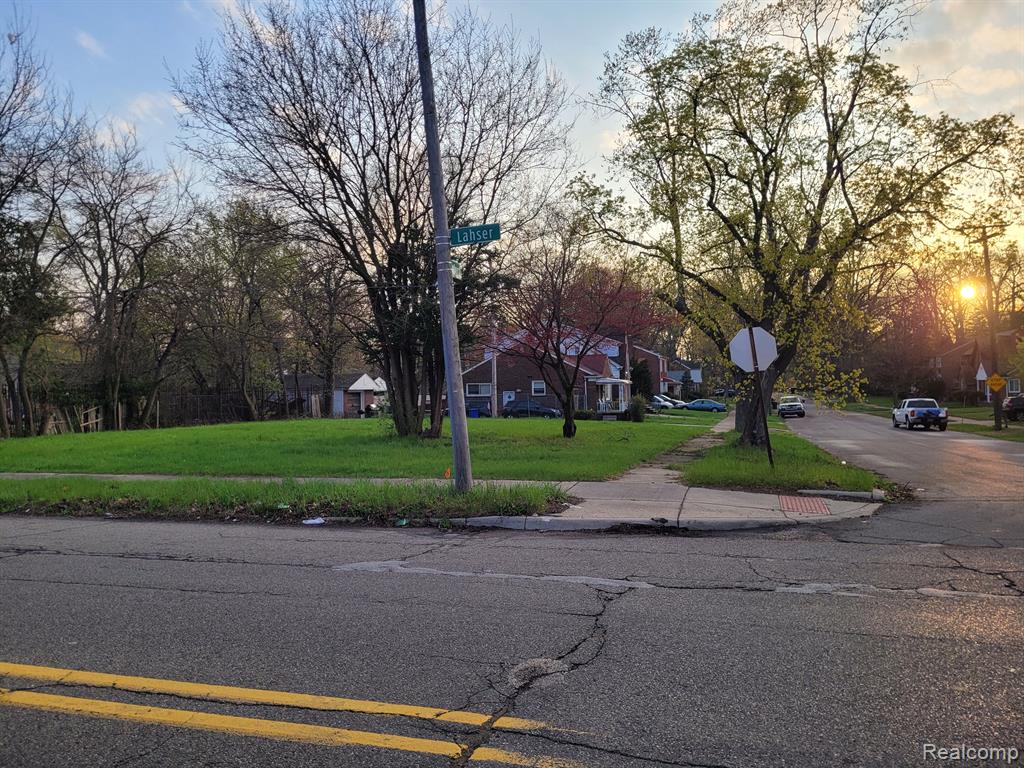 18435 Lahser Road Property Photo 2