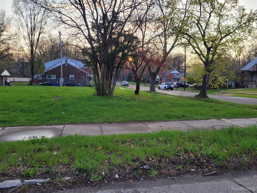 18435 Lahser Road Property Photo 3