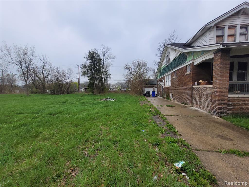 3967 Beaconsfield Street Property Photo 3