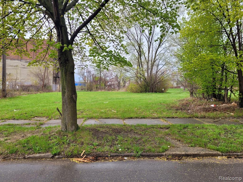 3352 ROCHESTER Street Property Photo 1