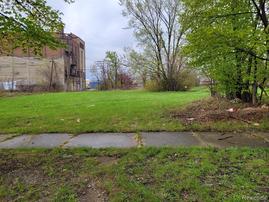 3352 Rochester Street Property Photo 2
