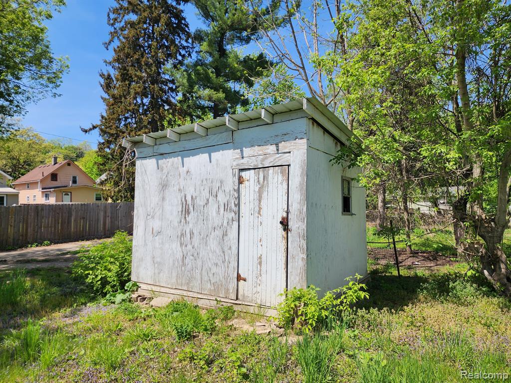 528 S Fairview Avenue Property Photo 3