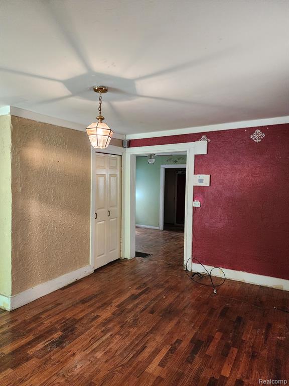 528 S Fairview Avenue Property Photo 5