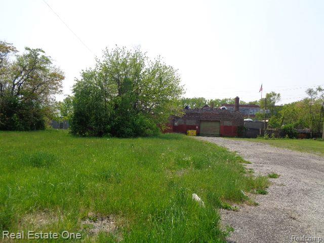 1051 Concord Street Property Photo 5