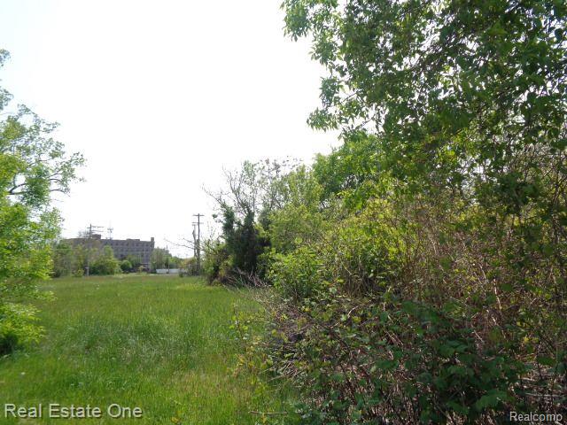 1051 Concord Street Property Photo 10
