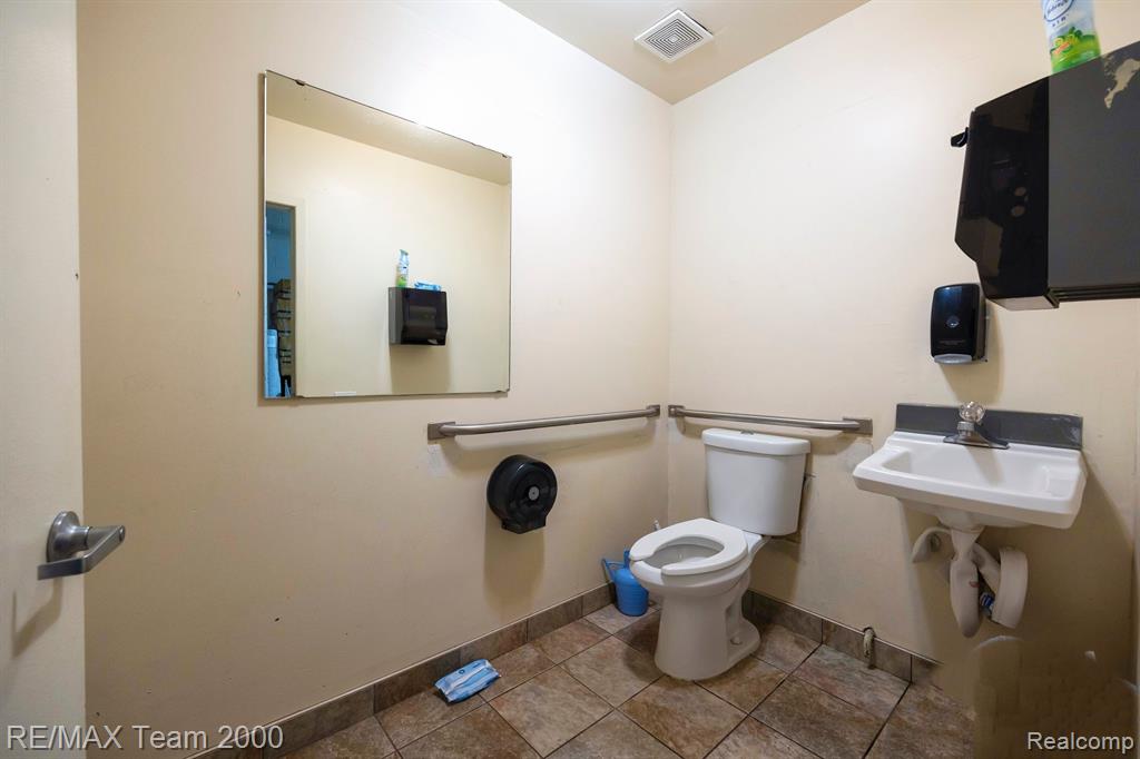 8830 Telegraph Road Property Photo 20