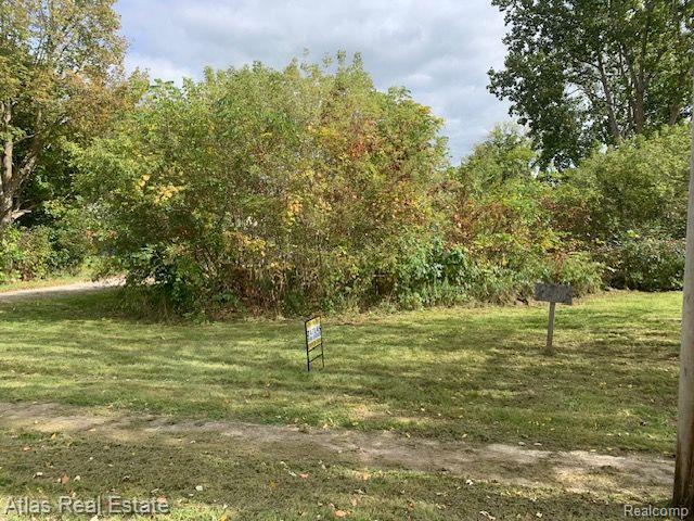 8023 Seneca Street Property Photo 2