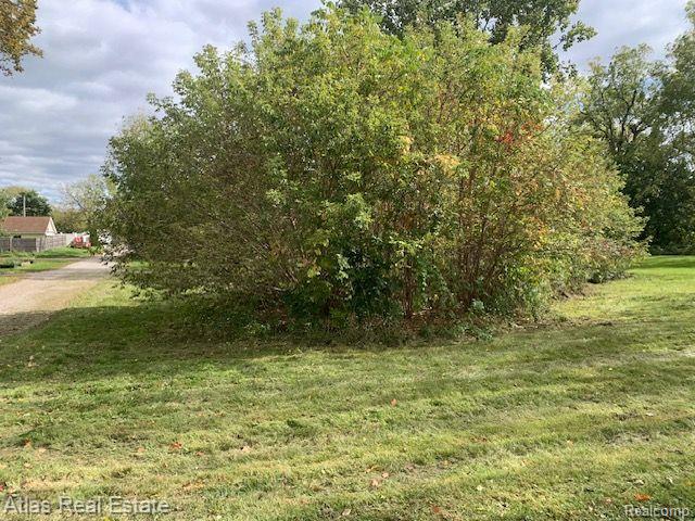 8023 Seneca Street Property Photo 3