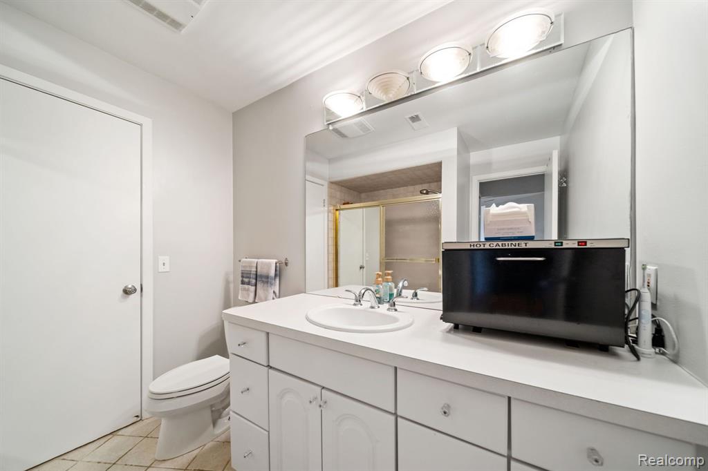 6540 Ridgefield Circle Property Photo 13