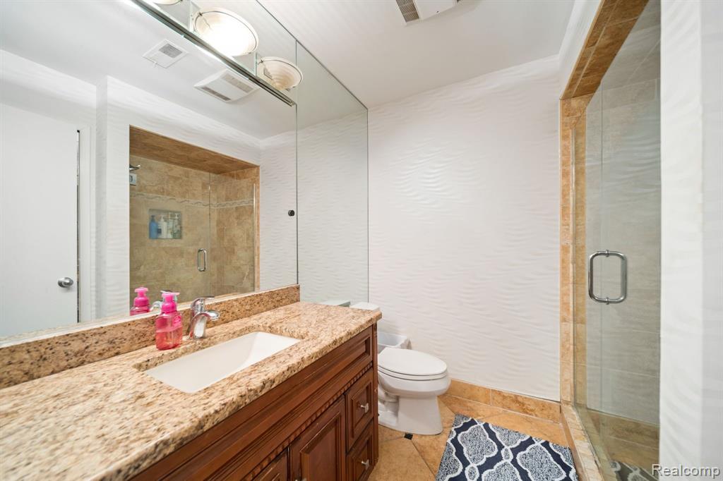 6540 Ridgefield Circle Property Photo 18