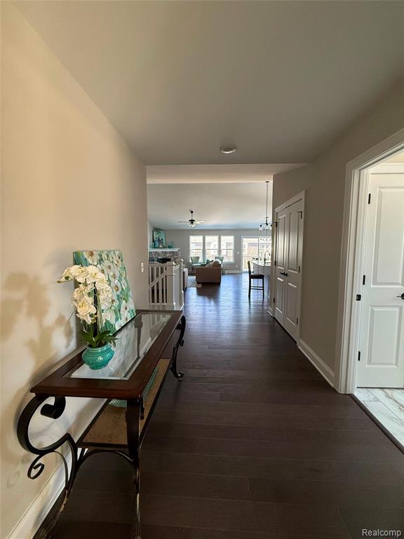 1034 Camellia Circle Property Photo 3