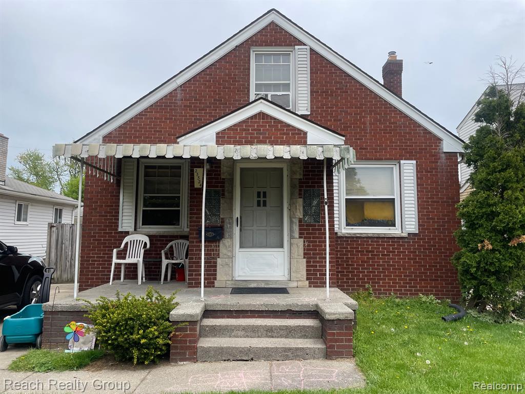 23324 WILLARD Avenue Property Photo 1