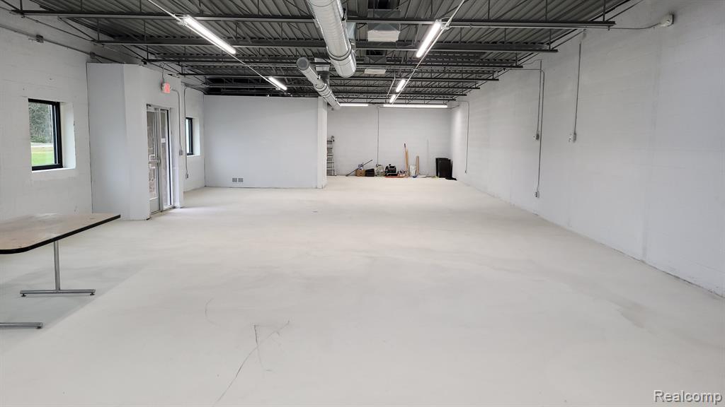 16771 Middlebelt Road Property Photo 5