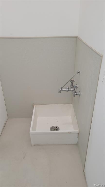 16771 Middlebelt Road Property Photo 14