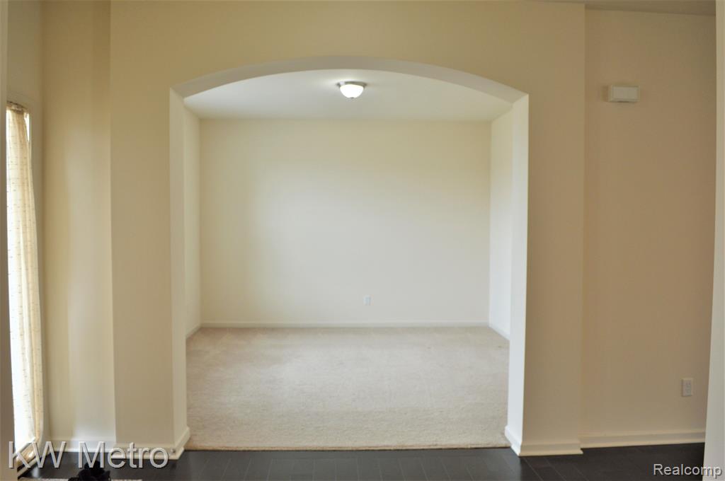 4313 Silverleaf Drive Property Photo 5