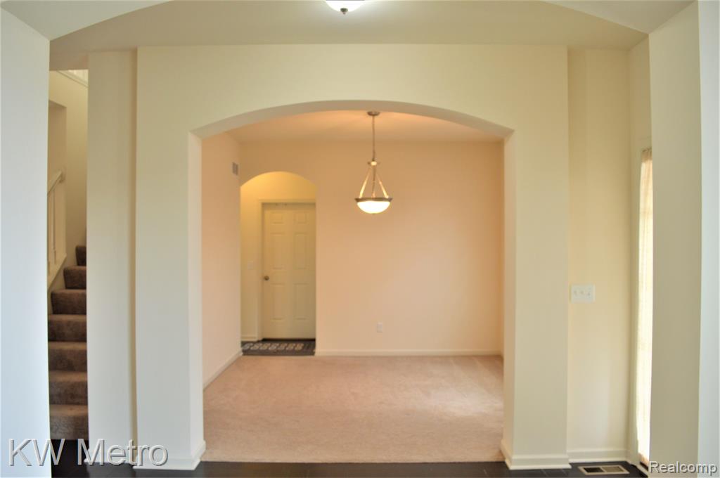 4313 Silverleaf Drive Property Photo 6