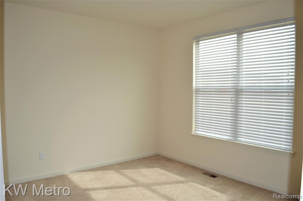 4313 Silverleaf Drive Property Photo 8