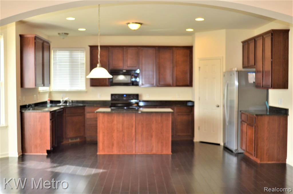 4313 Silverleaf Drive Property Photo 11