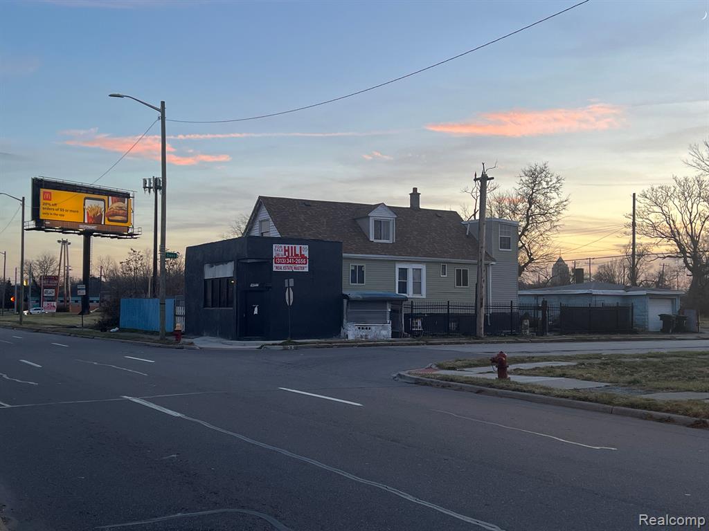 9071 Chrysler Drive Property Photo 1