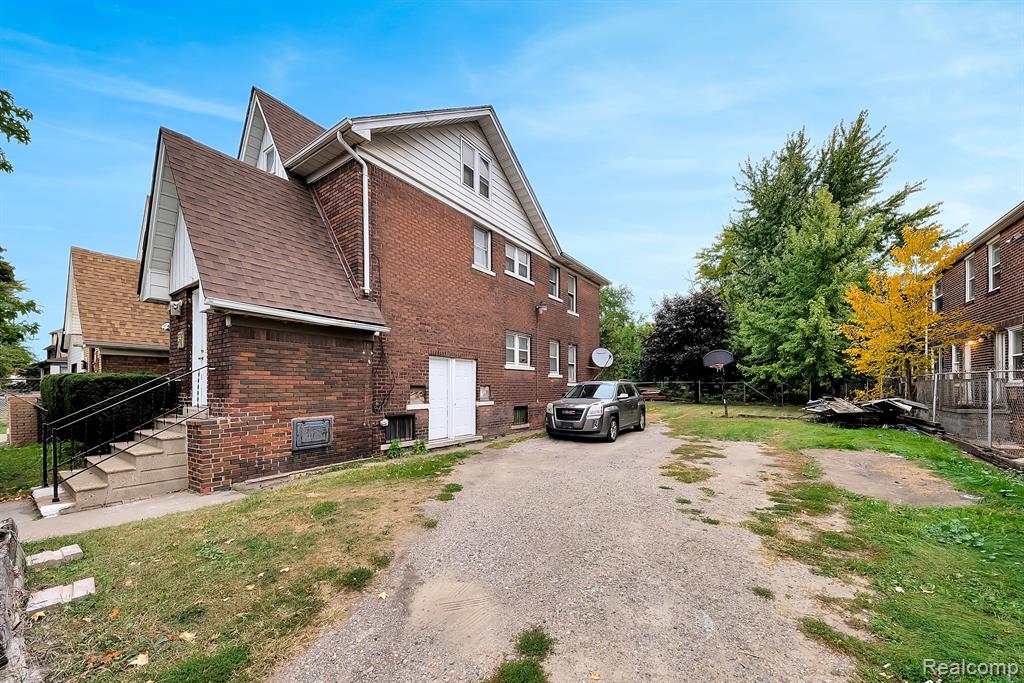 776 Woodmere Street Property Photo 3