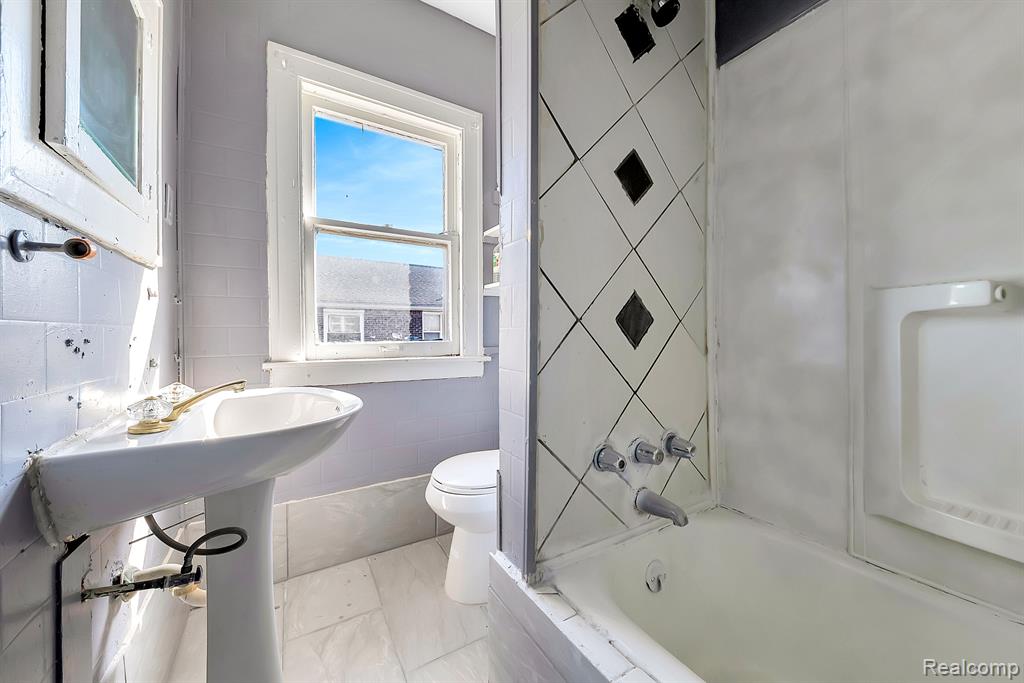 776 Woodmere Street Property Photo 41