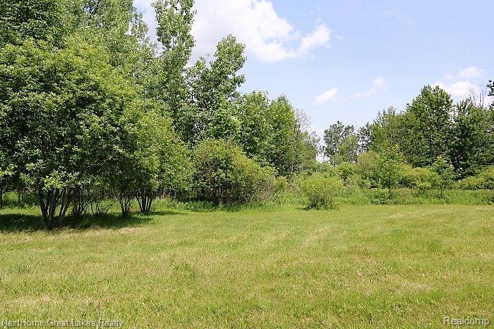 76 WESTWOOD Drive Property Photo 1