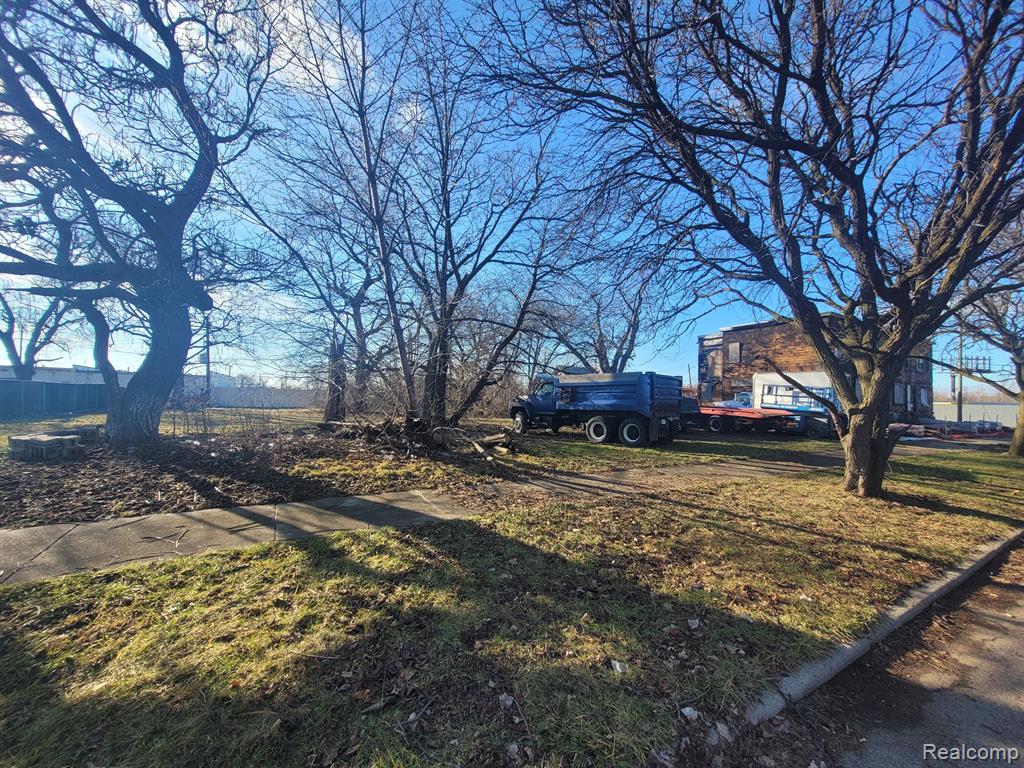 5173 Wabash Street Property Photo 3