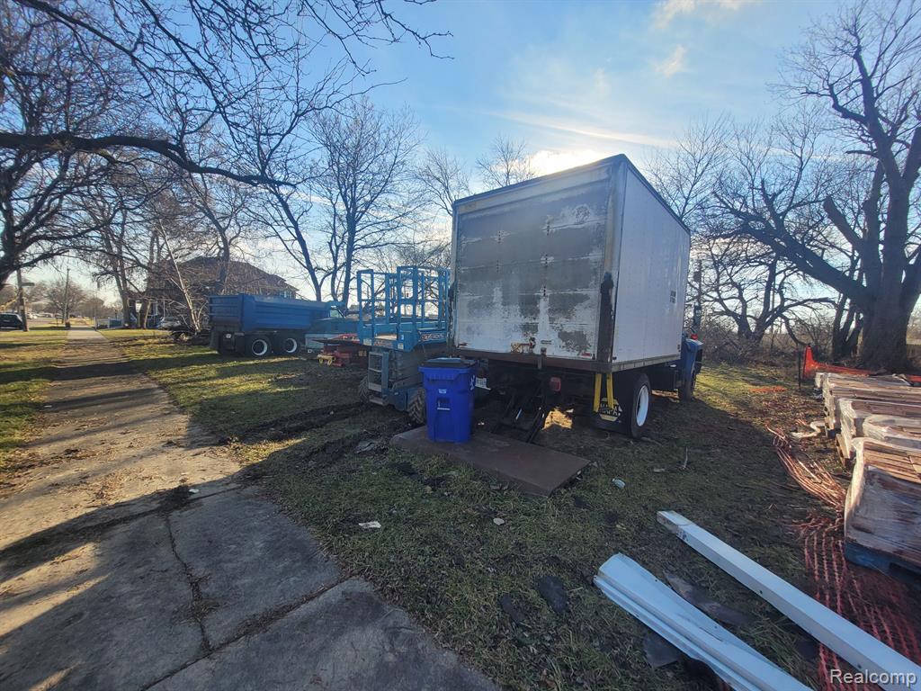5173 Wabash Street Property Photo 5